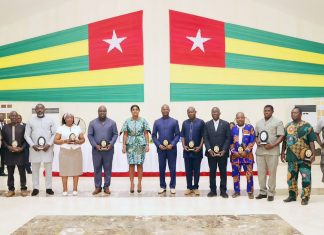 Faure Gnassingbé reconnaissant aux agents de la Présidence de la République Togolaise admis à la retraite