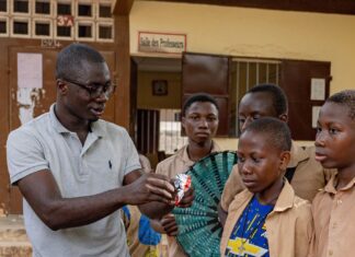 Une Nouvelle Ère pour les Écoles de Lomé : L’Initiative Zèd Éco Transforme la Gestion des Déchets