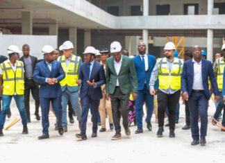 Togo : le Président de l’Assemblée nationale en visite sur le chantier du Grand Marché de Lomé