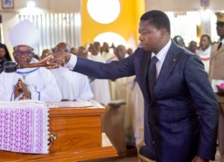 Obsèques de Mgr Barrigah : Le Chef de l’État assiste à la messe d’enterrement
