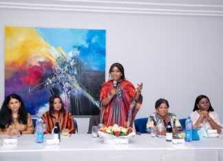 Togo: Dr Sandra Ablamba Johnson préside une rencontre dinatoire entre une délégation de la Banque mondiale et des Nana-Benz