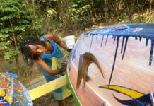 Dak’Art : Naguy s’acharne à peindre la « Pirogue de l’Eveil »