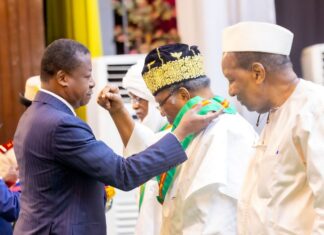 Togo: Le chef de l’Etat honore des anciens Présidents amis du Père de la nation