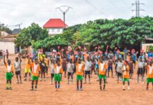 Un gala de football mobilise plus de 1000 personnes pour dire NON aux fossiles et dénoncer TotalEnergies au Togo