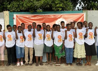 L’association Ekina sensibilise des jeunes filles aux VBG et au harcèlement en ligne